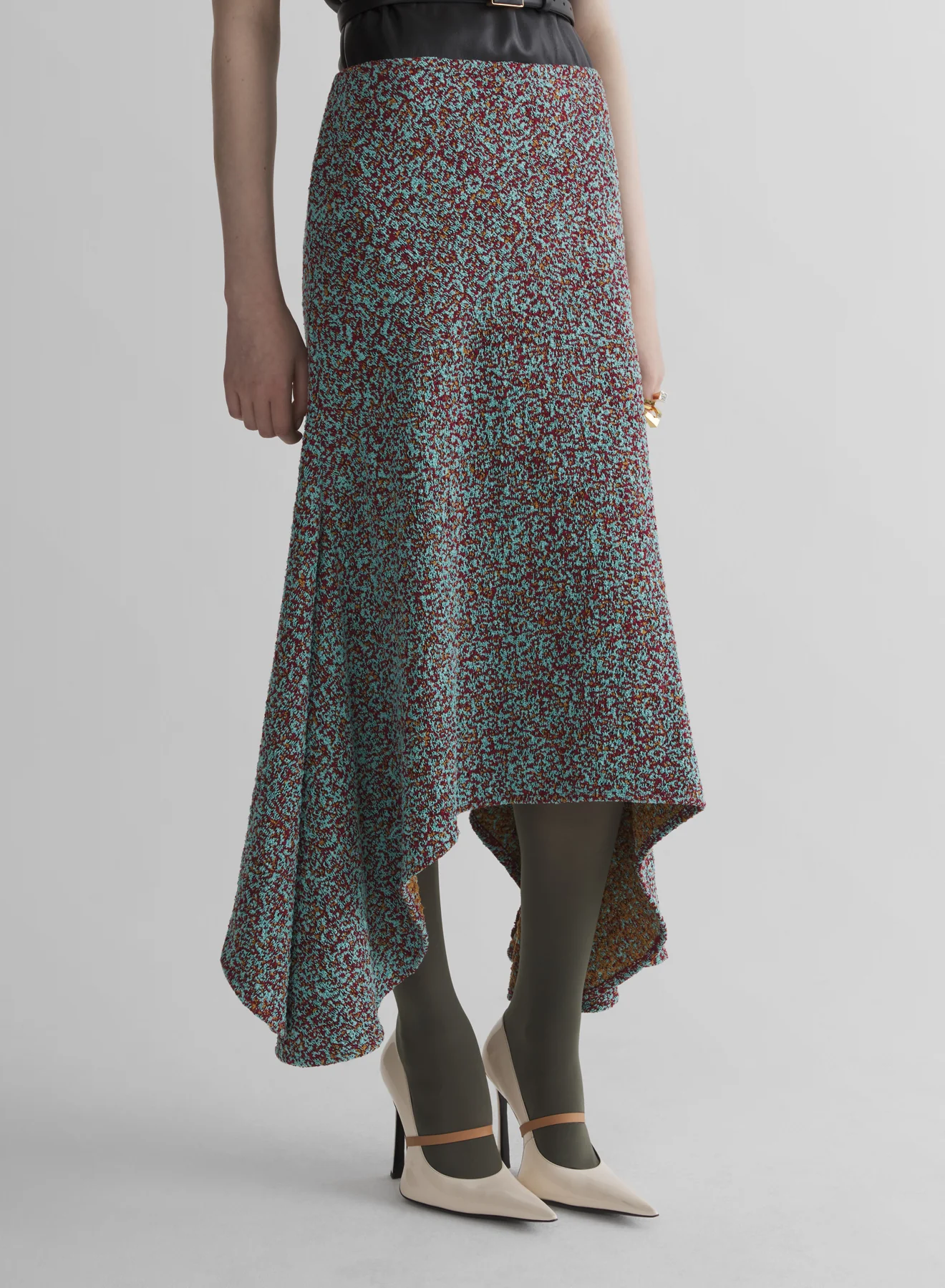 asymetric fluid skirt - Image 2