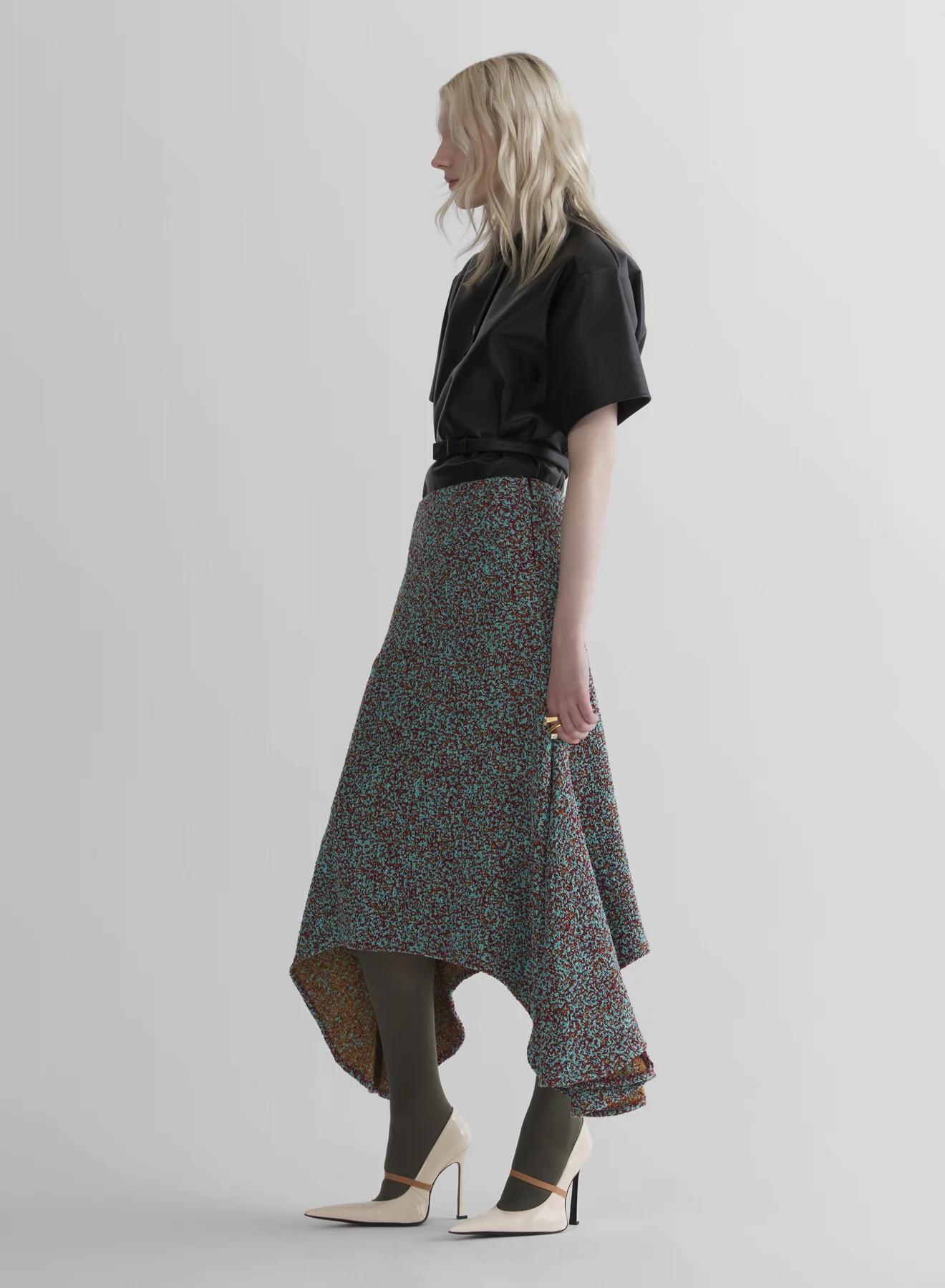 asymetric fluid skirt - Image 3