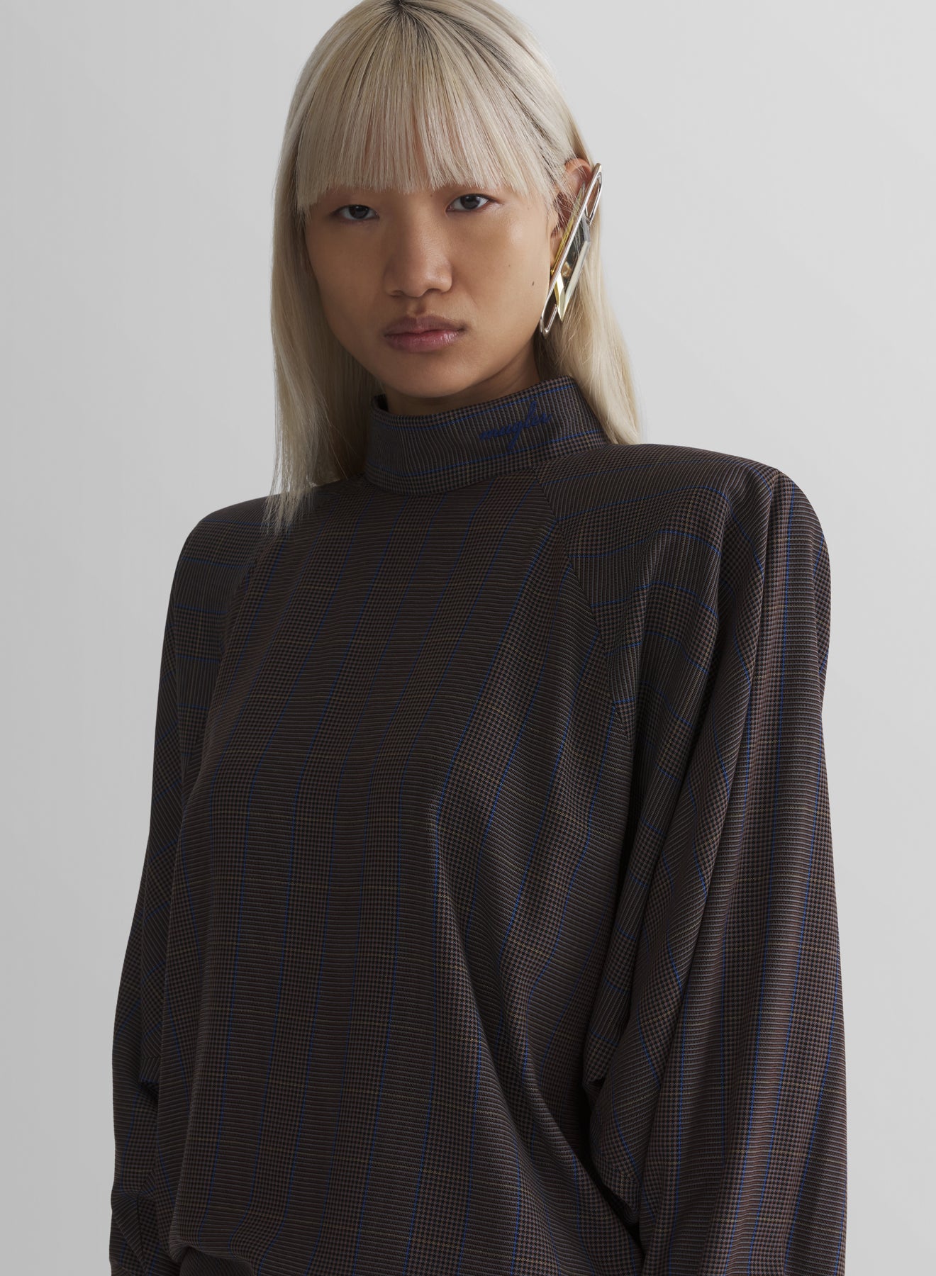 brown check bat sleeves dress - Image 4